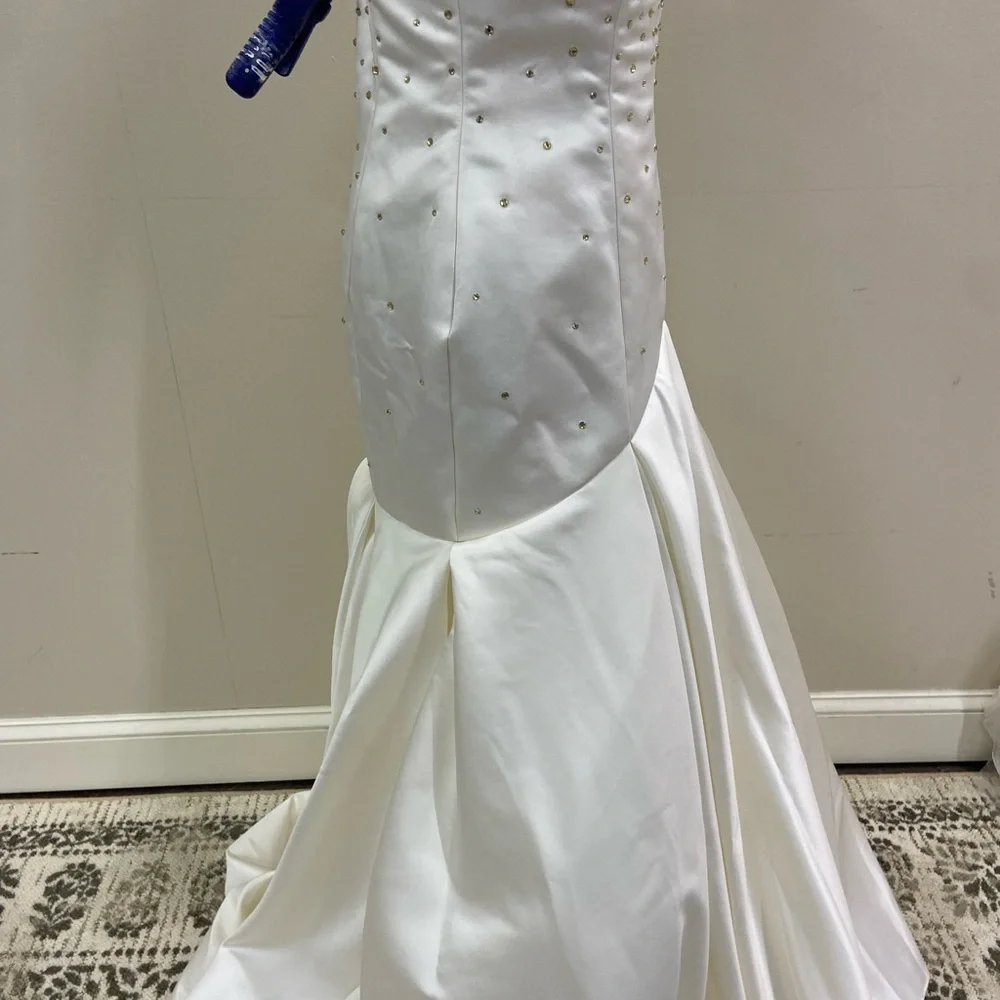 NWT Johnathan Kayne Wedding Dress. Size 8 - Picture 4 of 8